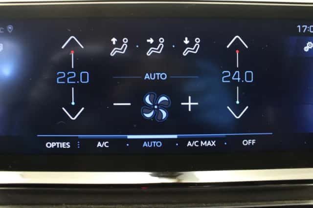 Peugeot 3008 (2021) thumbnail 6