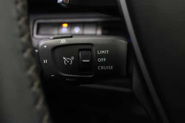 Peugeot 5008 (2022) thumbnail 6