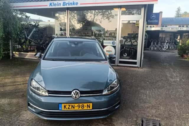 Volkswagen Golf (2019) thumbnail 2