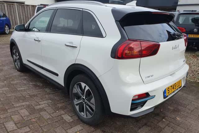 Kia Niro EV (2022) thumbnail 2