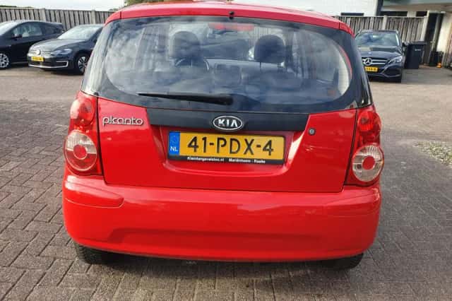 Kia Picanto (2011) thumbnail 3