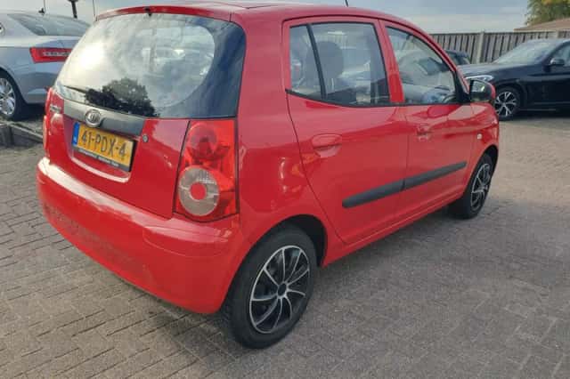 Kia Picanto (2011) thumbnail 4