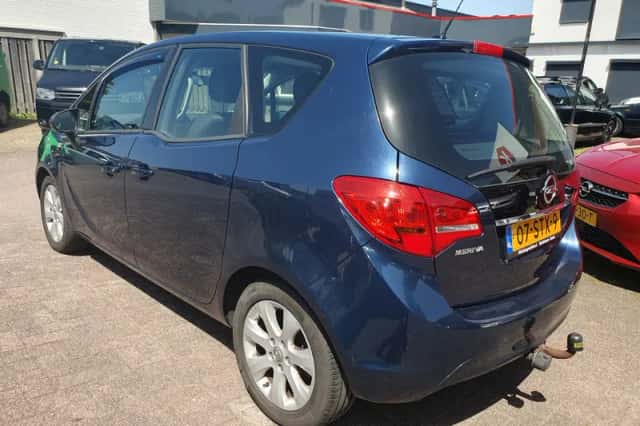 Opel Meriva (2011) thumbnail 2