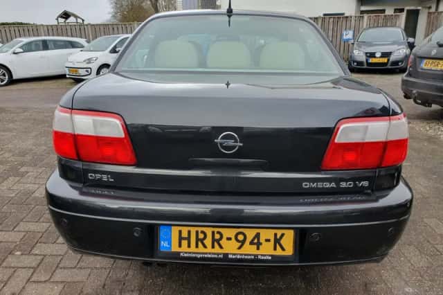 Opel Omega (2000) thumbnail 3