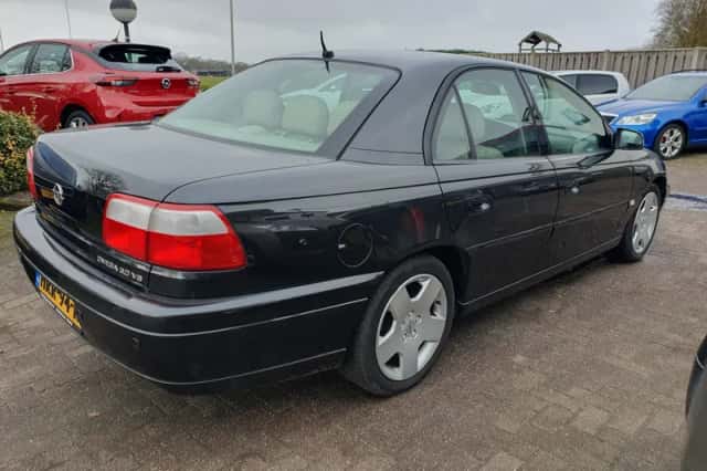 Opel Omega (2000) thumbnail 4