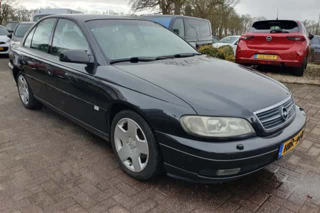 Opel Omega (2000) thumbnail 5