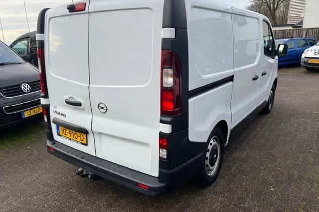 Opel Vivaro (2016) thumbnail 3