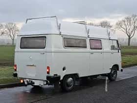 Mercedes-Benz 200-Serie (1977) thumbnail 3