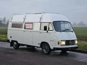 Mercedes-Benz 200-Serie (1977) thumbnail 4