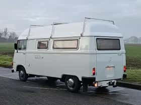 Mercedes-Benz 200-Serie (1977) thumbnail 5