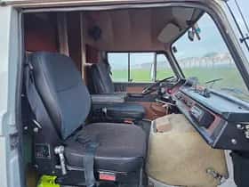 Mercedes-Benz 200-Serie (1977) thumbnail 6