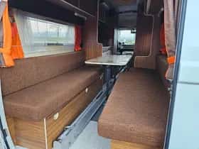 Mercedes-Benz 200-Serie (1977) thumbnail 9