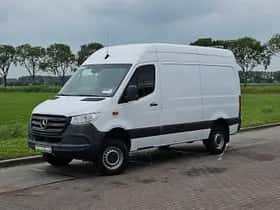 Mercedes-Benz Sprinter (2020) thumbnail 2