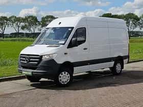 Mercedes-Benz Sprinter (2022) thumbnail 2