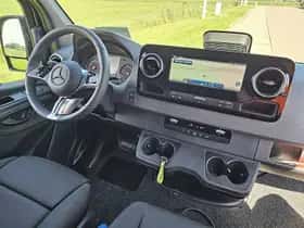 Mercedes-Benz Sprinter (2024) thumbnail 7