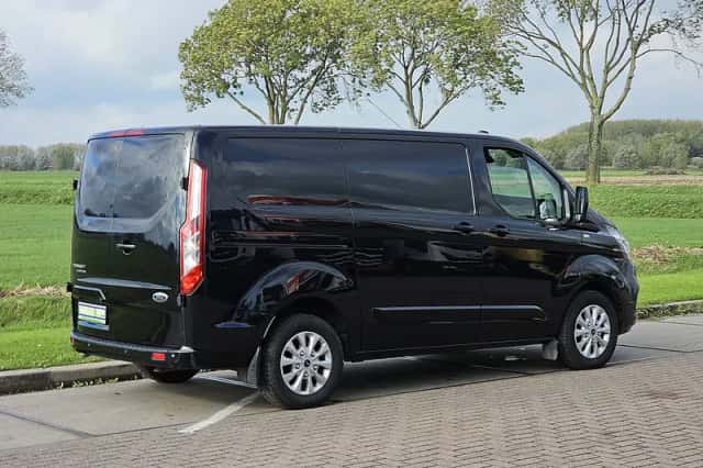 Ford Transit (2021) thumbnail 3
