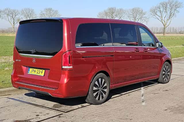 Mercedes-Benz EQV (2020) thumbnail 3