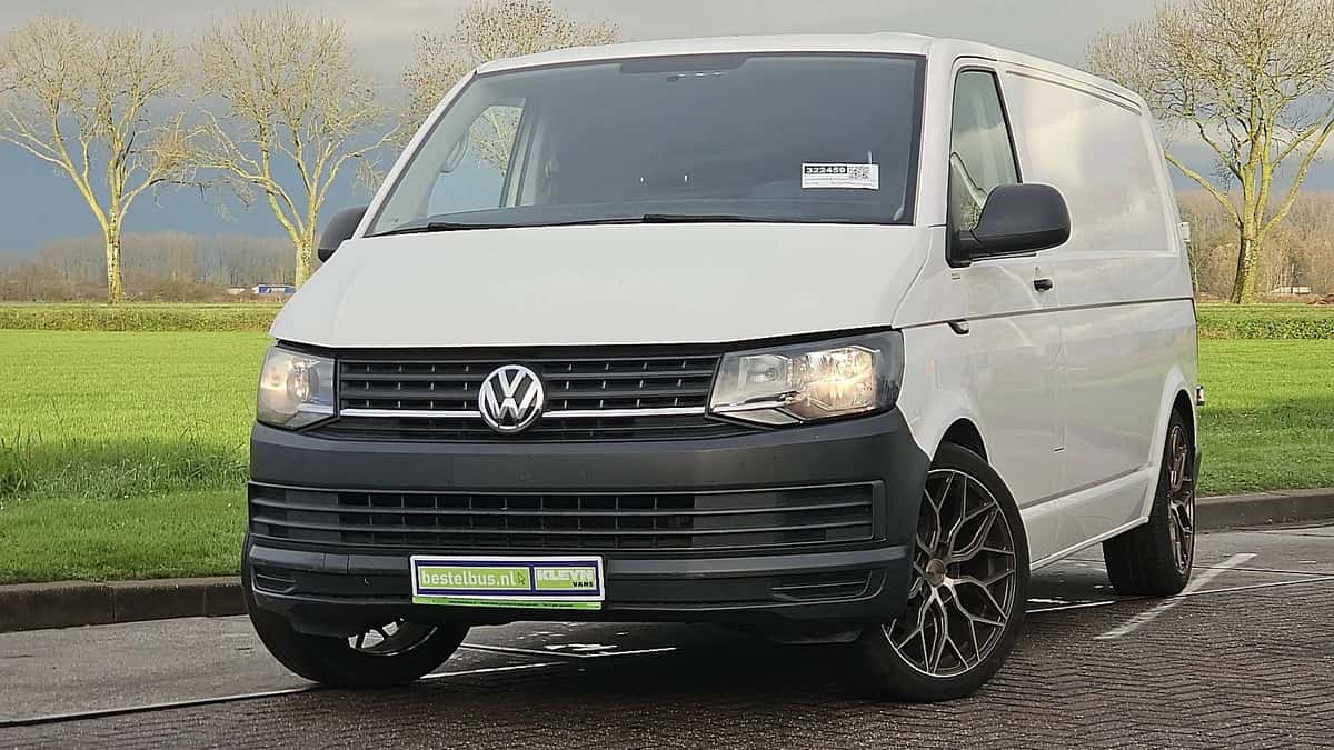 Volkswagen Transporter (2017) — foto 1