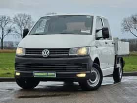 Volkswagen Transporter (2018) thumbnail 1