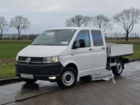 Volkswagen Transporter (2018) thumbnail 2