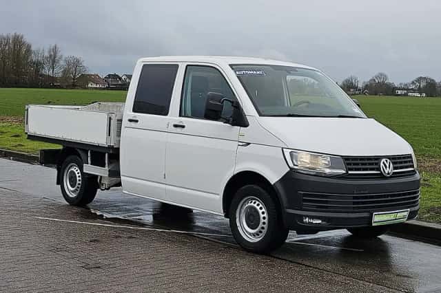 Volkswagen Transporter (2018) thumbnail 4