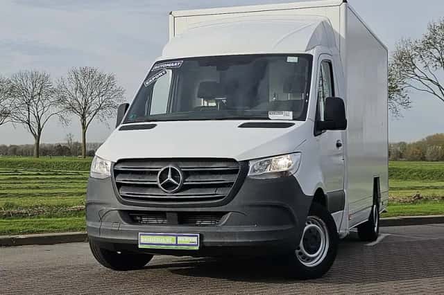 Mercedes-Benz Sprinter (2018) thumbnail 1