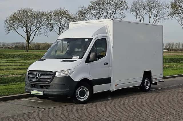 Mercedes-Benz Sprinter (2018) thumbnail 2