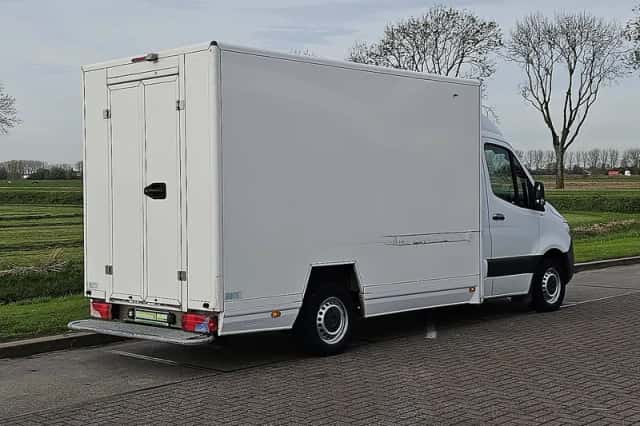 Mercedes-Benz Sprinter (2018) thumbnail 3