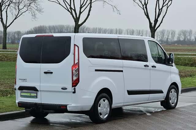 Ford Transit (2023) thumbnail 3