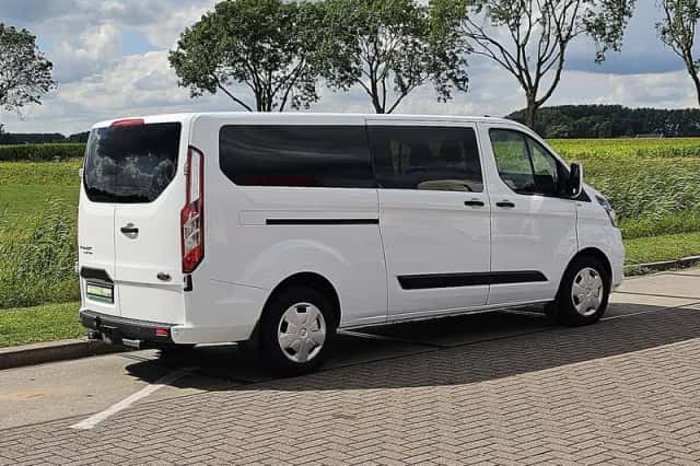 Ford Transit (2023) thumbnail 3