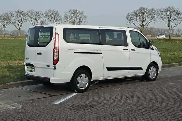 Ford Transit (2023) thumbnail 3