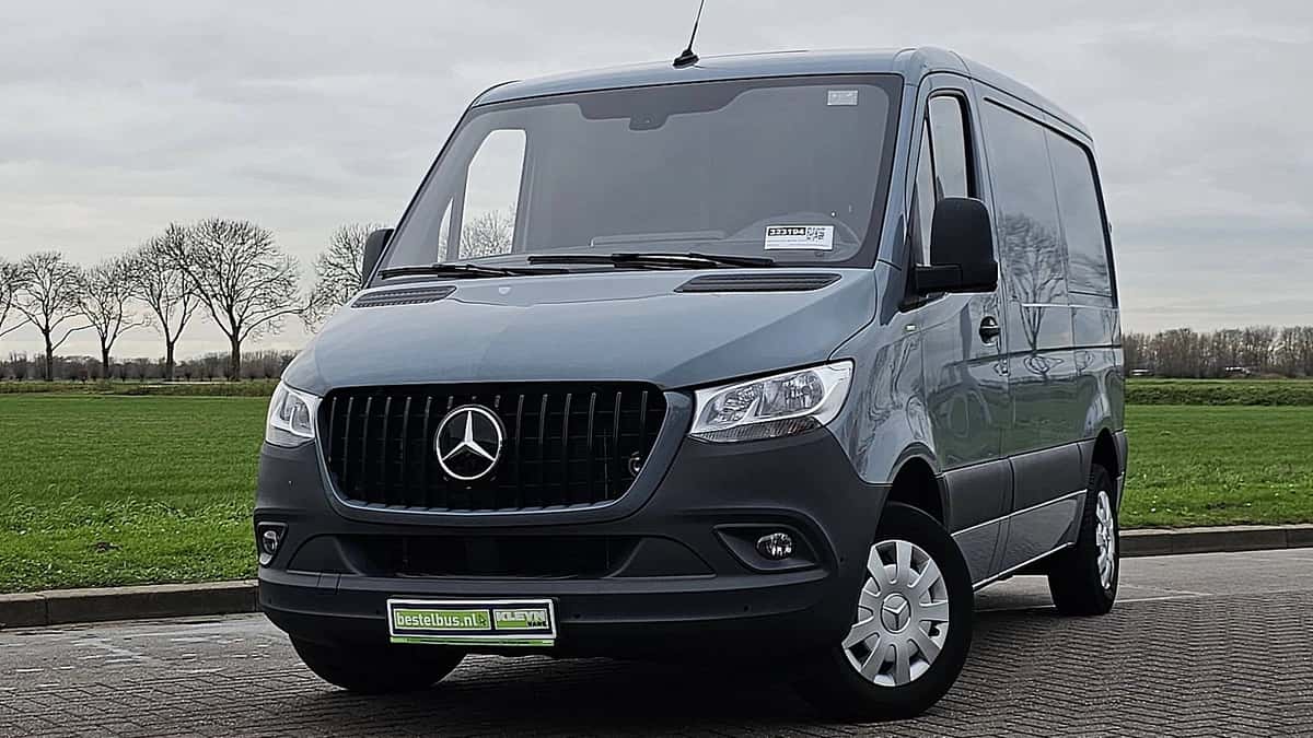 Mercedes-Benz Sprinter (2023) — foto 1