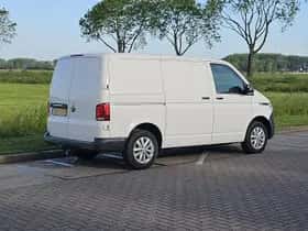 Volkswagen Transporter (2022) thumbnail 3