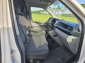 Volkswagen Transporter (2022) thumbnail 6