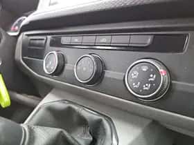 Volkswagen Transporter (2022) thumbnail 9