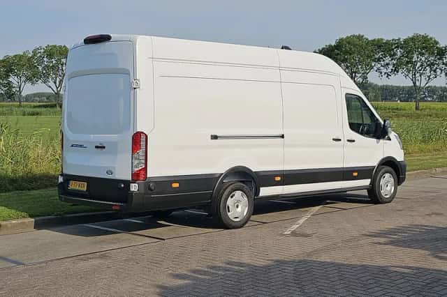 Ford E-Transit (2025) thumbnail 3
