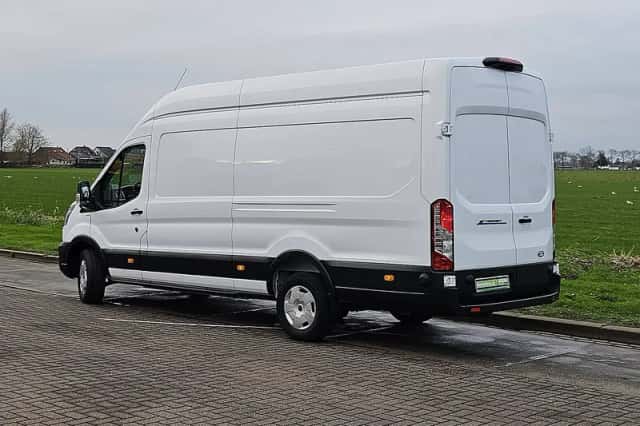 Ford E-Transit (2025) thumbnail 5