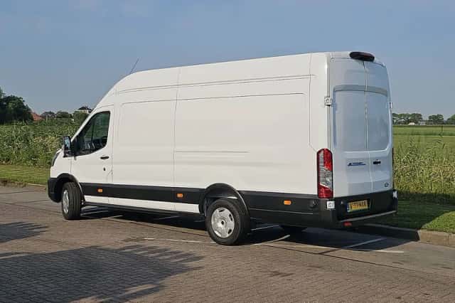 Ford E-Transit (2025) thumbnail 5