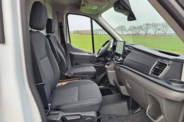 Ford E-Transit (2025) thumbnail 6