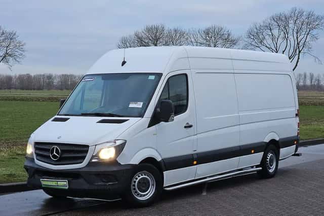 Mercedes-Benz Sprinter (2015) thumbnail 2