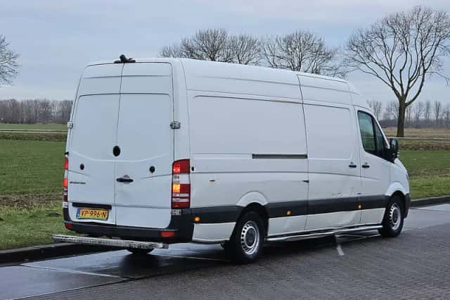 Mercedes-Benz Sprinter (2015) thumbnail 3