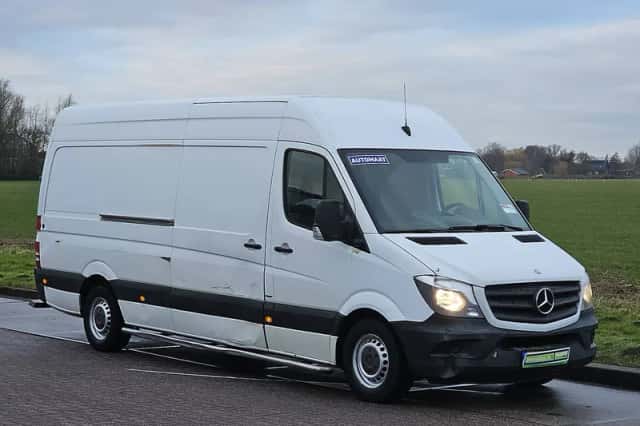 Mercedes-Benz Sprinter (2015) thumbnail 4