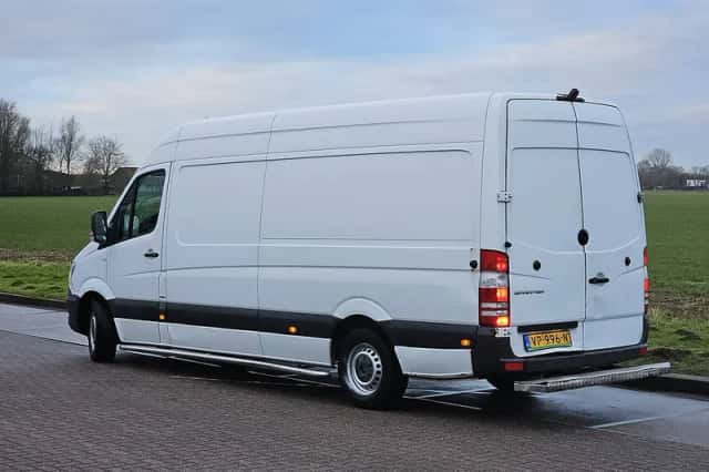 Mercedes-Benz Sprinter (2015) thumbnail 5