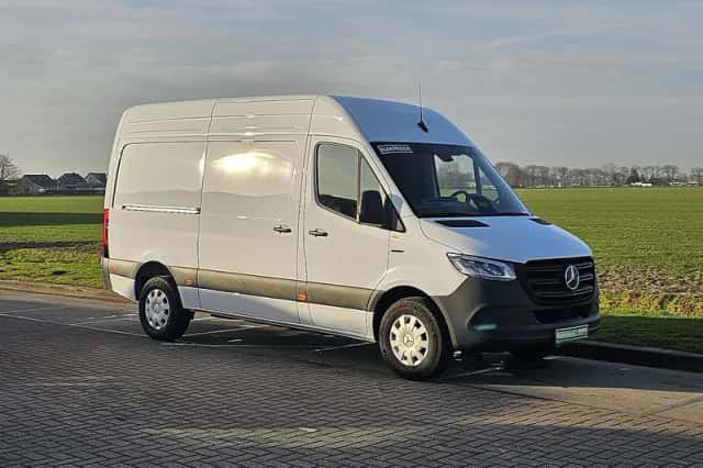 Mercedes-Benz eSprinter (2026) thumbnail 4