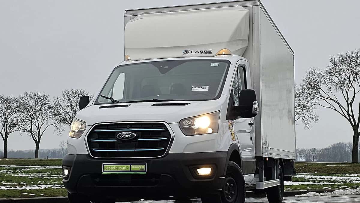 Ford E-Transit (2025) — foto 1