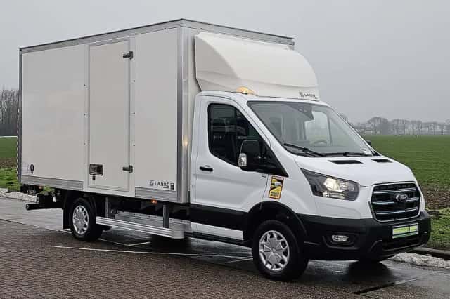 Ford E-Transit (2025) thumbnail 4