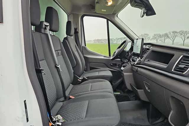 Ford E-Transit (2025) thumbnail 6