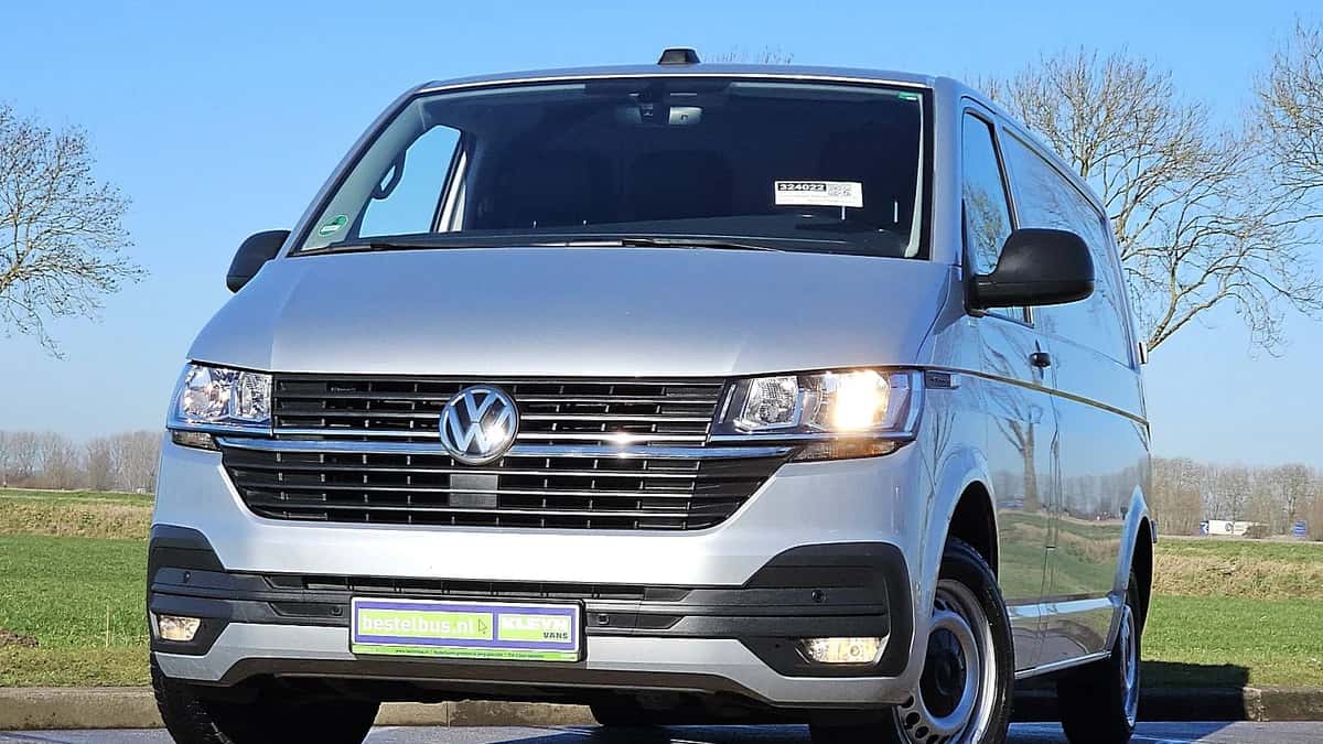 Volkswagen Transporter (2021) — foto 1