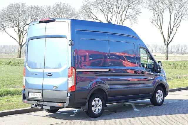 Ford Transit (2024) thumbnail 3