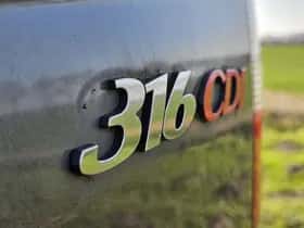 Mercedes-Benz Sprinter (2012) thumbnail 16